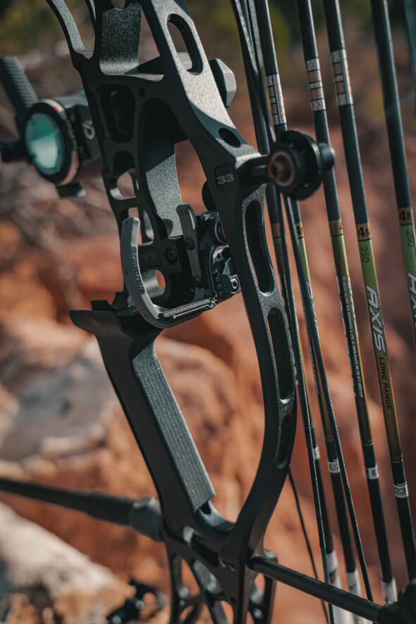 Hoyt ALPHA-X/Ultra Custom Grip – Your LOGO!