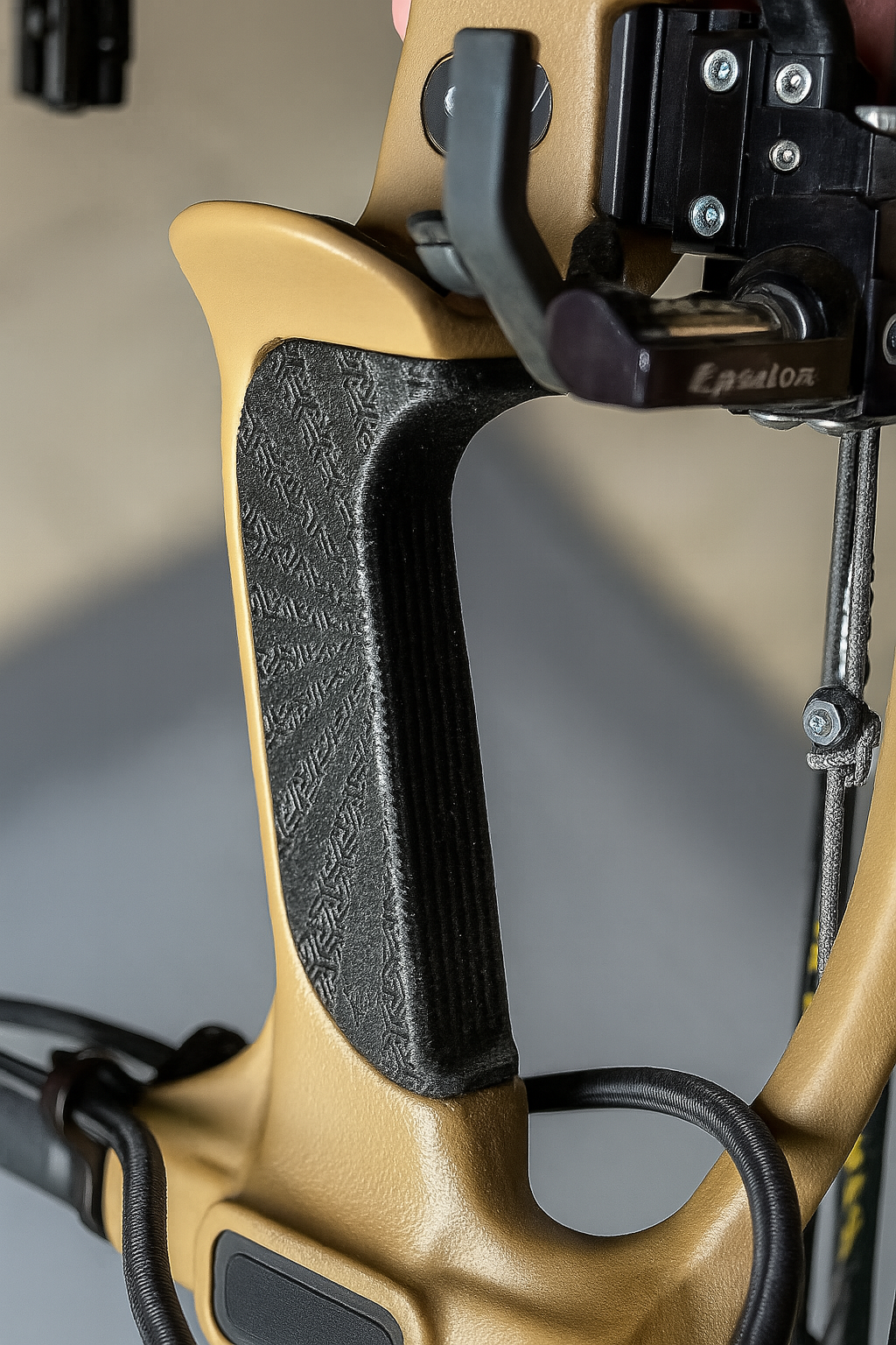 Hoyt VTM Carbon Grip