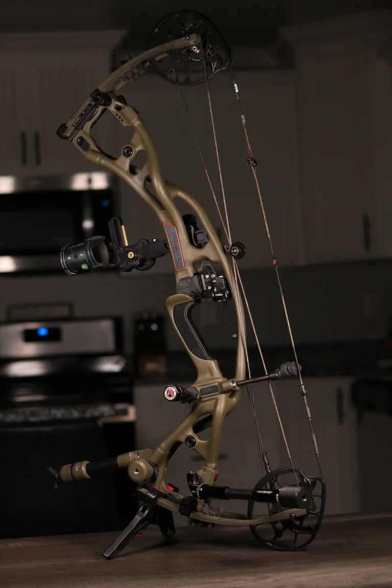 Hoyt RX-5 Custom Grip – Your LOGO!